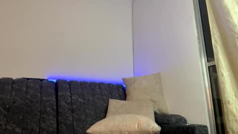 AustinTorres  online show from May 18, 2026, 4:07 am