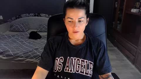 Ava online show from January 21, 2025, 1:43 pm