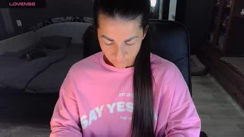 Ava online show from October 1, 2025, 11:16 am