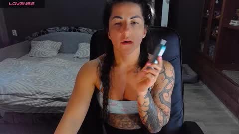 Ava online show from October 4, 2025, 12:58 pm