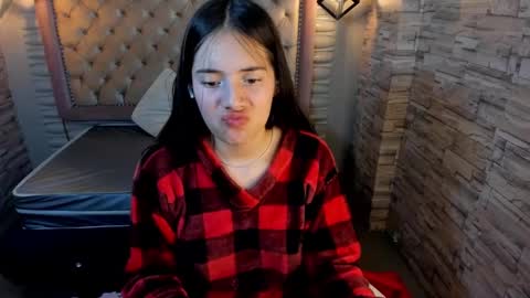 Snapshot of ava_broown chatting on December 3, 2024, 12:13 am              online show from December 3, 2024, 12:13 am