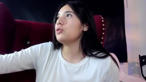 Snapshot of ava_broown chatting on December 18, 2024, 5:37 am              online show from December 18, 2024, 5:37 am