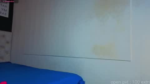 ava_lewis_ online show from October 14, 2025, 4:02 am
