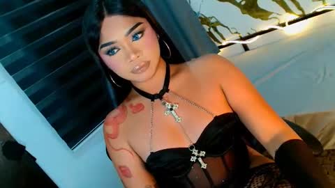 Snapshot of ava_lux chatting on June 18, 2026, 8:35 pm Ava online show from June 18, 2026, 8:35 pm