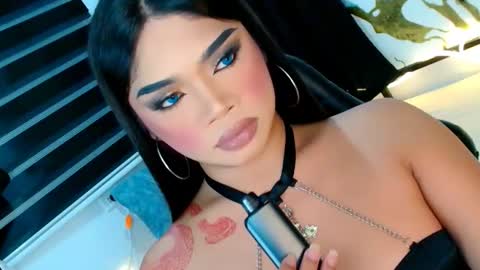 Snapshot of ava_lux chatting on June 22, 2026, 6:21 am Ava online show from June 22, 2026, 6:21 am