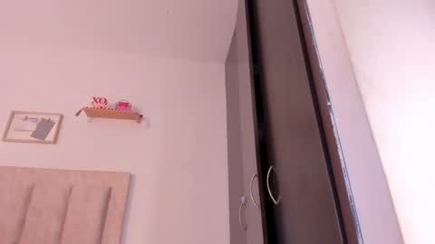 Snapshot of avaline_blanc chatting on February 21, 2025, 1:33 am Avaline Help me reach 100 likes TRANSMISSION EVERY DAY FROM 39 PM online show from February 21, 2025, 1:33 am