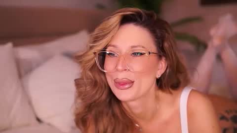 Ava online show from February 17, 2026, 3:47 am