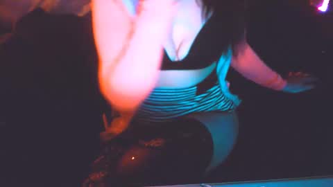 avamae online show from February 3, 2025, 8:57 am