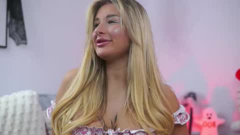 Carina online show from October 27, 2025, 9:52 pm