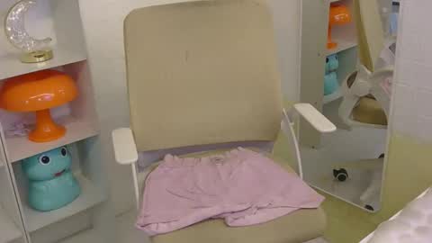 Snapshot of averageuncut1 chatting on January 17, 2026, 4:06 am Rhian online show from January 17, 2026, 4:06 am