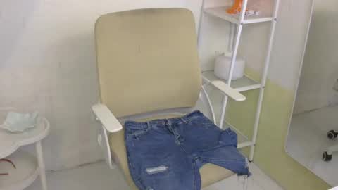 Snapshot of averageuncut1 chatting on January 31, 2026, 7:11 pm Rhian online show from January 31, 2026, 7:11 pm