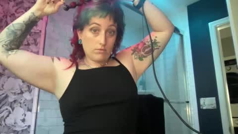Snapshot of avery_madison chatting on September 18, 2025, 1:24 pm Avery Madison online show from September 18, 2025, 1:24 pm