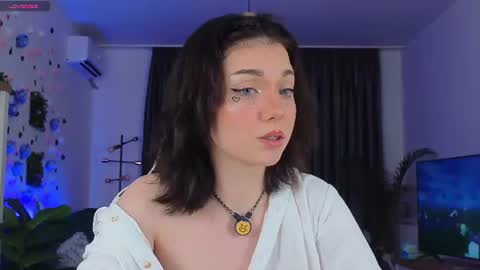 AveryWillow online show from July 28, 2026, 11:15 pm