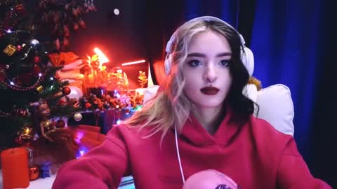 Avriel online show from December 25, 2024, 2:35 am