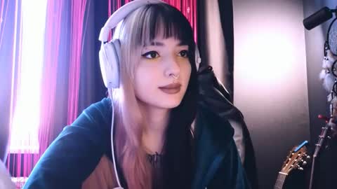 Avriel online show from September 16, 2025, 4:24 am