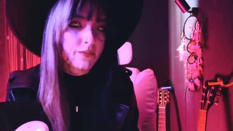 Avriel online show from November 1, 2025, 4:25 am