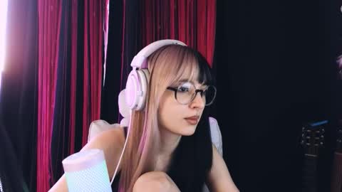 Avriel online show from March 25, 2026, 12:22 pm