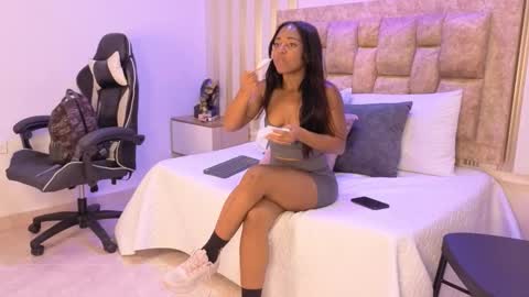 AVIS  online show from November 29, 2025, 8:23 pm