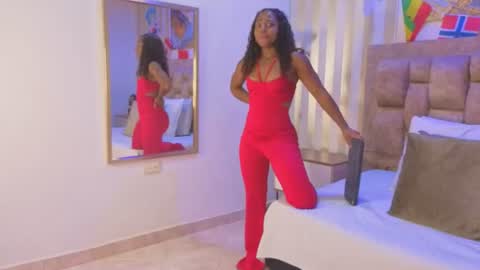 Snapshot of avis_lara chatting on July 3, 2026, 7:42 pm AVIS online show from July 3, 2026, 7:42 pm