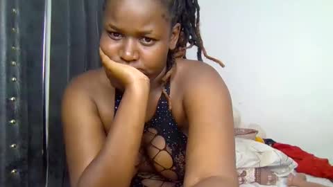 Snapshot of avril_lily chatting on February 9, 2026, 12:20 pm Avril online show from February 9, 2026, 12:20 pm