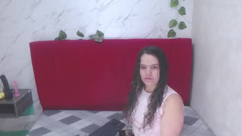 Snapshot of avrilruizcm chatting on November 17, 2025, 12:00 pm avrilruizcm online show from November 17, 2025, 12:00 pm