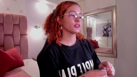 Avril  online show from November 22, 2025, 12:04 pm