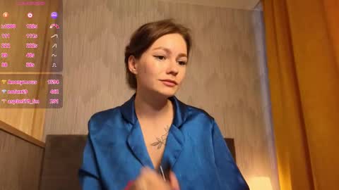 Snapshot of aww_burn chatting on December 10, 2024, 4:34 am Tris online show from December 10, 2024, 4:34 am