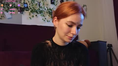 Snapshot of aww_burn chatting on October 1, 2025, 2:39 am Tris online show from October 1, 2025, 2:39 am