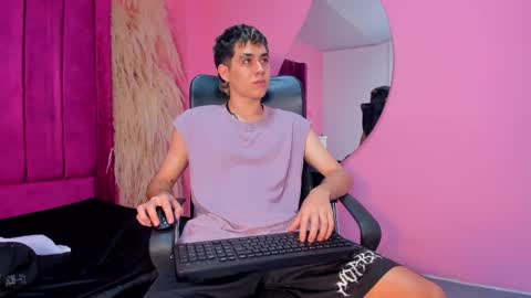 Snapshot of axel_cifer chatting on February 27, 2025, 5:15 pm Axel cifer online show from February 27, 2025, 5:15 pm