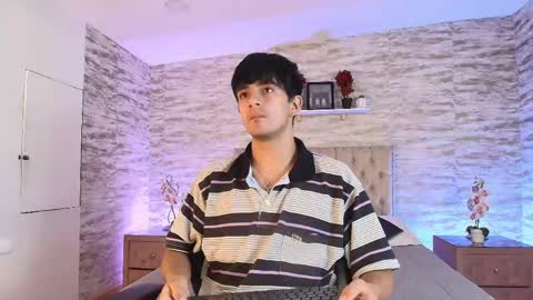 axel_draven online show from May 25, 2026, 12:11 pm