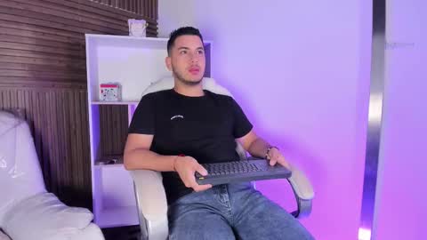axel_grey_ online show from October 22, 2025, 12:16 pm