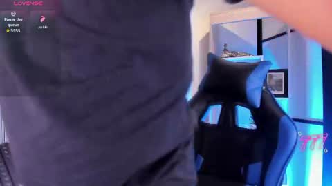 axel_grey_ online show from July 3, 2026, 5:25 am