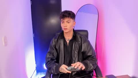 Axel online show from December 23, 2025, 3:26 am