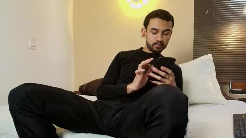 Snapshot of axel_moon_s chatting on October 21, 2025, 7:47 pm Axel Moon online show from October 21, 2025, 7:47 pm