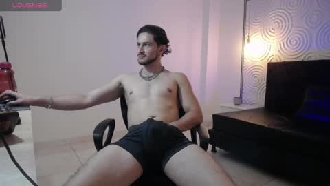 Snapshot of axel_porn_ chatting on April 11, 2026, 1:37 pm Axel online show from April 11, 2026, 1:37 pm