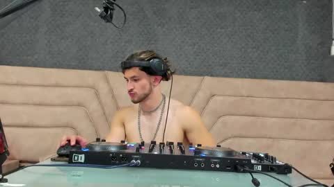 Snapshot of axel_porn_ chatting on April 25, 2026, 1:41 pm Axel online show from April 25, 2026, 1:41 pm
