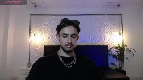Snapshot of axel_porn_ chatting on May 14, 2026, 12:23 pm Axel online show from May 14, 2026, 12:23 pm