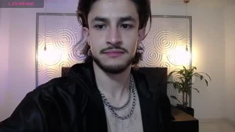 Snapshot of axel_porn_ chatting on June 17, 2026, 1:30 am Axel online show from June 17, 2026, 1:30 am