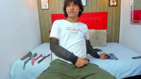 Snapshot of axel_ps chatting on March 3, 2025, 9:15 pm Alex online show from March 3, 2025, 9:15 pm