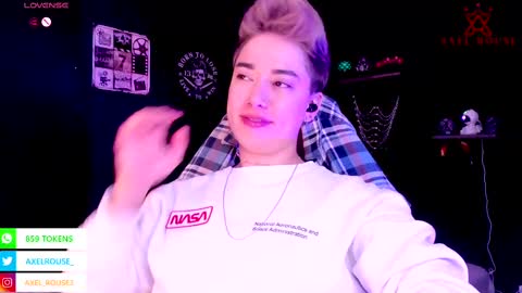 Axel Rouse online show from October 8, 2025, 5:43 pm