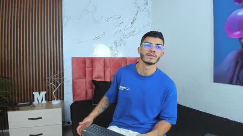 Axel  online show from December 9, 2024, 5:29 am