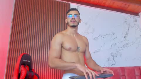 Axel  online show from December 19, 2024, 10:02 am