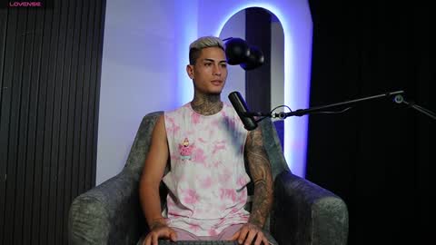 Snapshot of axel_villa chatting on December 19, 2024, 11:14 pm Agustin online show from December 19, 2024, 11:14 pm