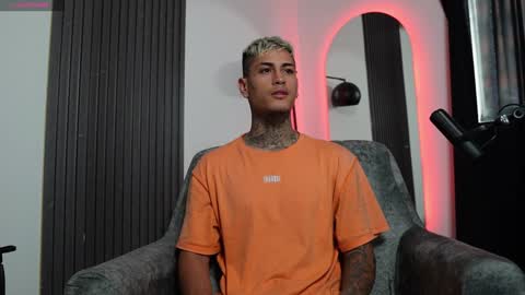 Snapshot of axel_villa chatting on January 15, 2025, 9:20 pm Agustin online show from January 15, 2025, 9:20 pm