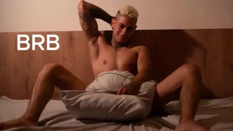 Snapshot of axel_villa chatting on October 22, 2025, 9:25 pm Agustin online show from October 22, 2025, 9:25 pm