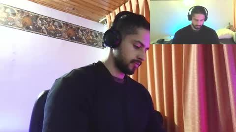 Snapshot of axelcr0ss chatting on October 3, 2025, 1:57 am axelcr0ss online show from October 3, 2025, 1:57 am