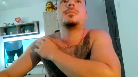 axelforyou25 online show from July 7, 2026, 8:24 pm