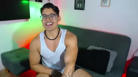 Snapshot of axell_dior chatting on July 7, 2026, 5:06 pm axell online show from July 7, 2026, 5:06 pm