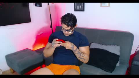 Snapshot of axell_dior chatting on August 9, 2026, 1:18 am axell online show from August 9, 2026, 1:18 am