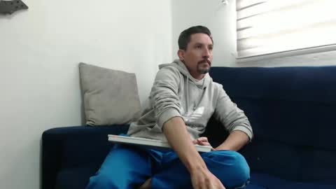 Axel Rose online show from February 14, 2026, 7:32 pm